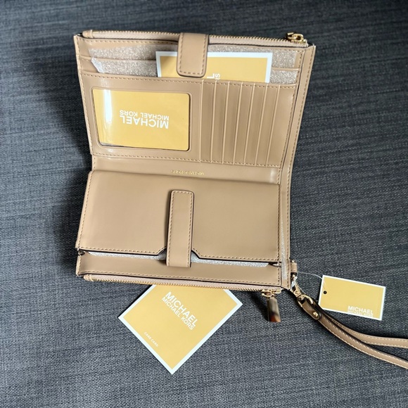 NWT MICHAEL KORS DOUBLE ZIP WRISTLET WALLET 8 IPHONE CASE - Picture 5 of 8